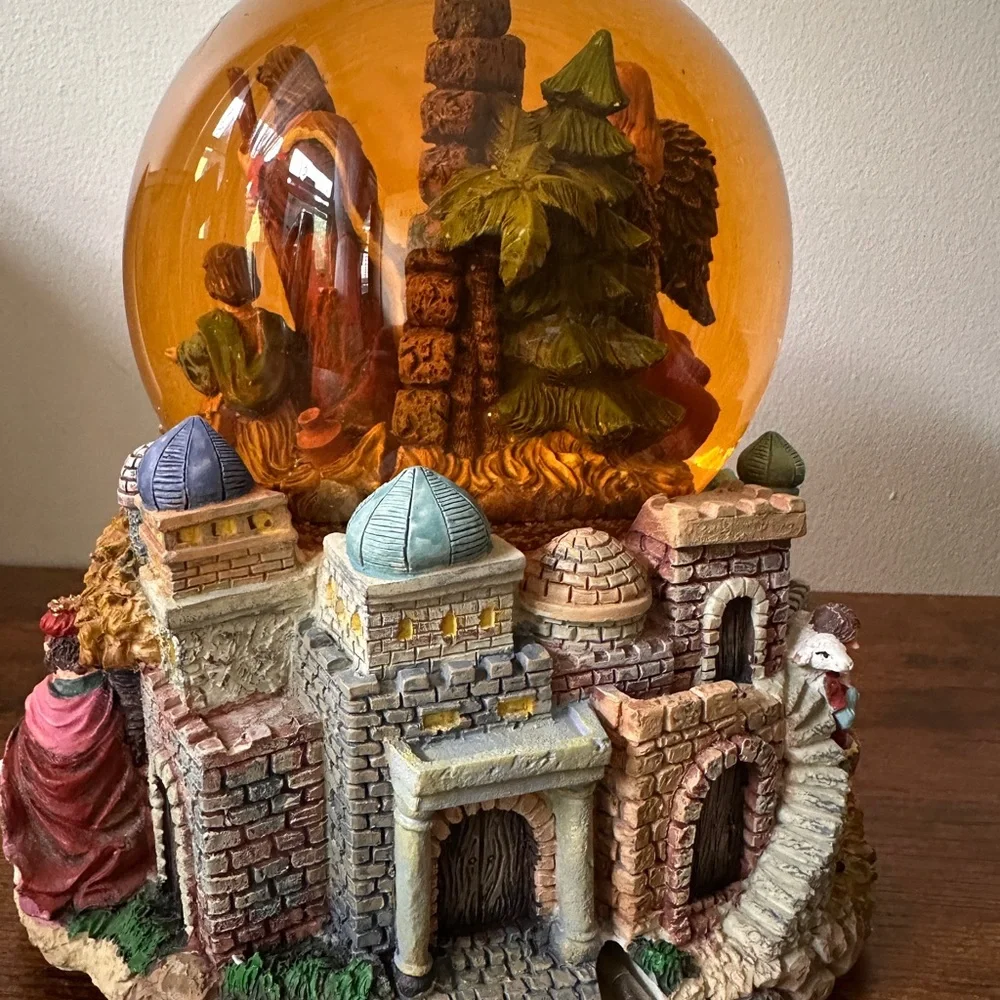 Vintage 1999 Grandeur Noel Musical Nativity Water Globe - 150mm Revolving Base